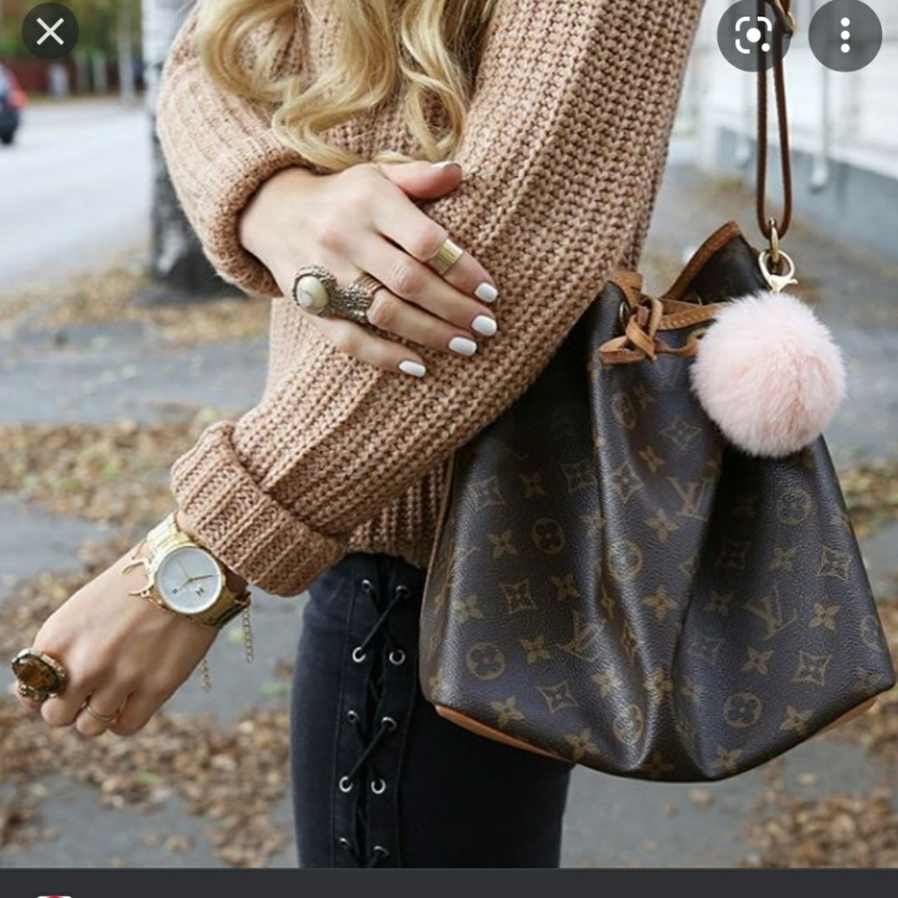 🍀🦋OFFER ❓❓🦋🍀 Louis Vuitton petite noe